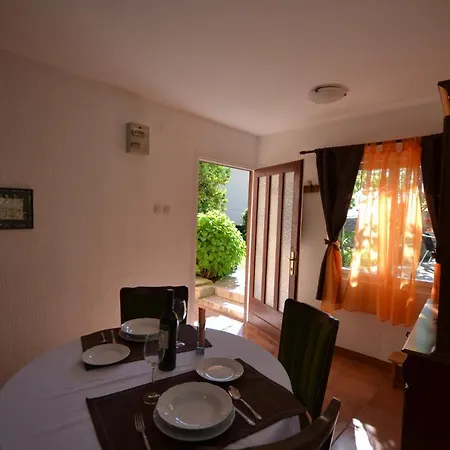 Delac Lägenhet Mali Lošinj